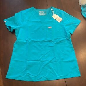 FIGS Catarina one pocket top medium